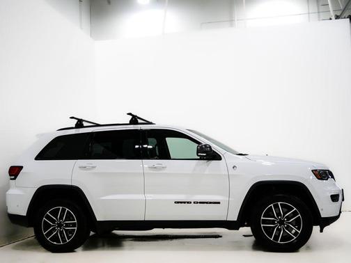 Bright White Clearcoat 2021 Jeep Grand Cherokee Trailhawk