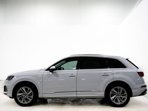 2024 Audi Q7 55 Premium Plus
