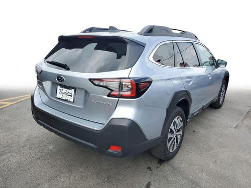 Ice Silver Metallic 2025 Subaru Outback Premium