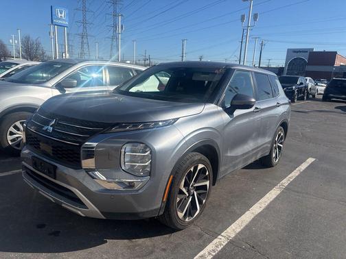 2024 Mitsubishi Outlander SE