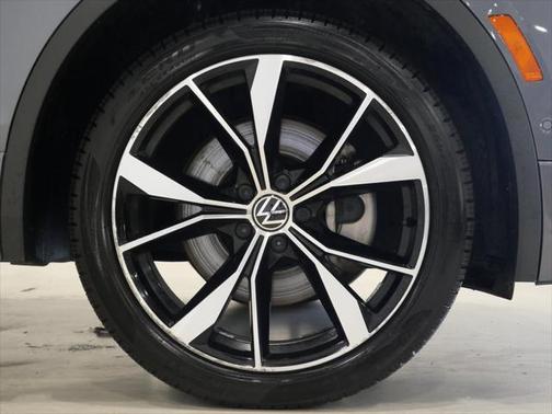 2022 Volkswagen Tiguan 2.0T SEL R-Line 4MOTION