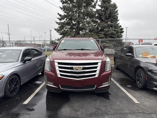 2018 Cadillac Escalade Luxury