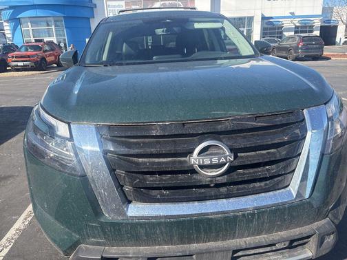 2023 Nissan Pathfinder SL