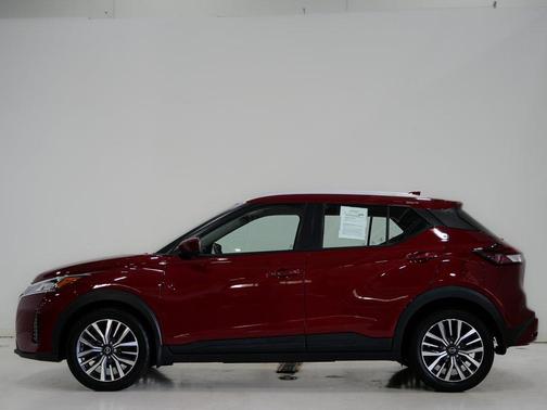 2022 Nissan Kicks SV