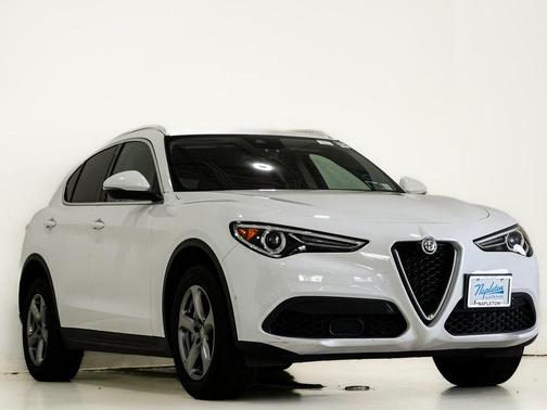 2021 Alfa Romeo Stelvio Base