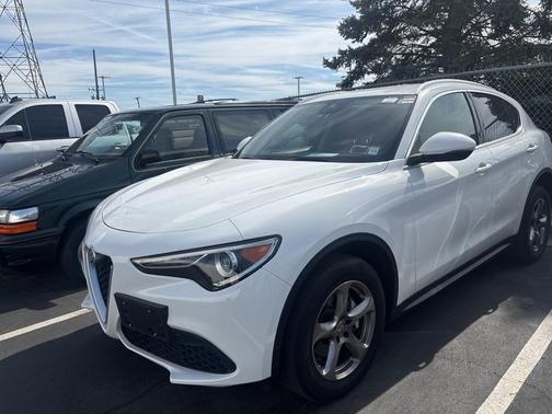 2021 Alfa Romeo Stelvio Base