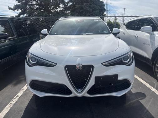 2021 Alfa Romeo Stelvio Base