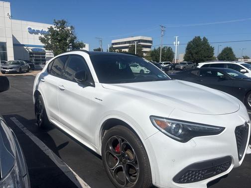 2022 Alfa Romeo Stelvio Veloce