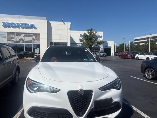 2022 Alfa Romeo Stelvio Veloce
