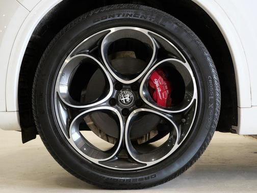 2022 Alfa Romeo Stelvio Veloce