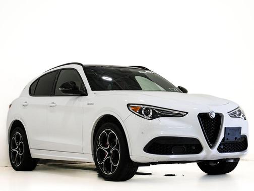 Alfa White 2023 Alfa Romeo Stelvio Veloce