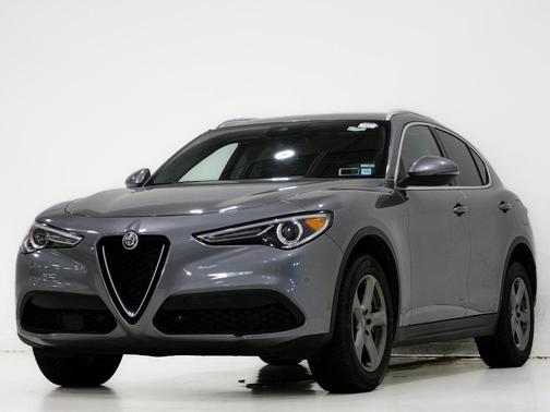 2021 Alfa Romeo Stelvio Base
