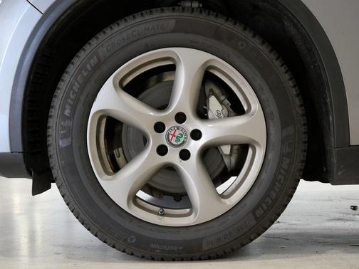 2021 Alfa Romeo Stelvio Base