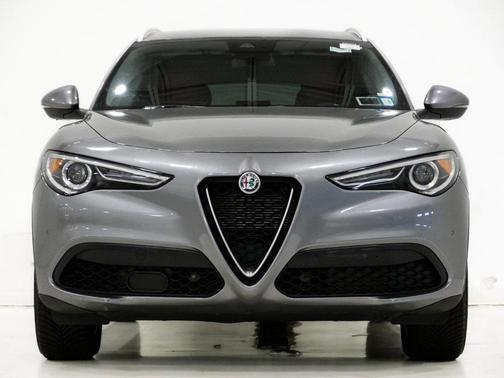 2021 Alfa Romeo Stelvio Base