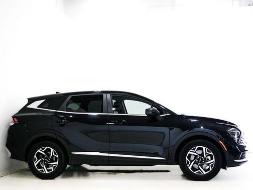 Fusion Black 2024 Kia Sportage LX
