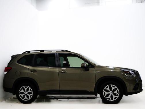 Autumn Green Metallic 2023 Subaru Forester Premium