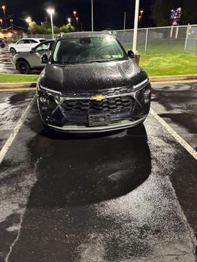 Mosaic Black Metallic 2025 Chevrolet Trax LT