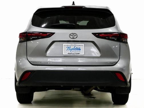 2024 Toyota Highlander LE I4