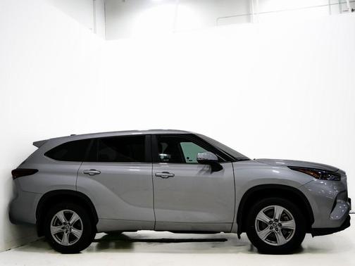 2024 Toyota Highlander LE I4