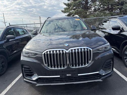 Dark Graphite Metallic 2021 BMW X7 xDrive40i