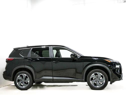 Super Black 2025 Nissan Rogue SV