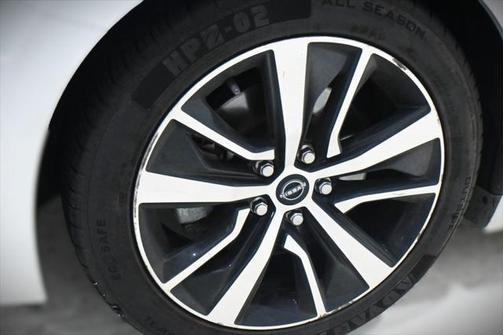 2023 Nissan Maxima SV