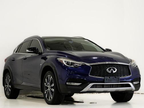 2018 INFINITI QX30 Premium