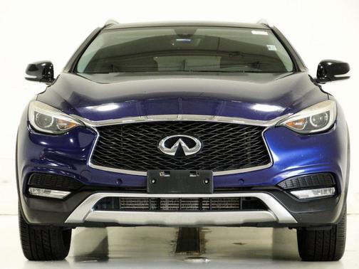 2018 INFINITI QX30 Premium