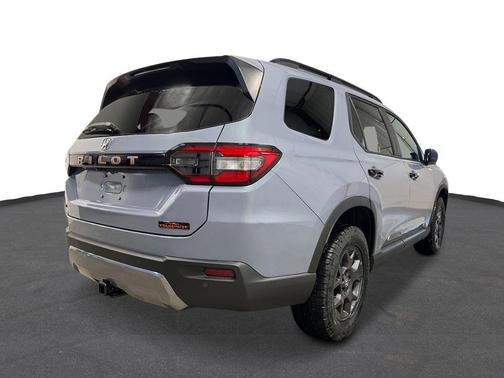 Sonic Gray Pearl 2026 Honda Pilot TrailSport