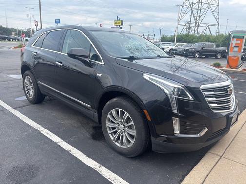 Stellar Black Metallic 2018 Cadillac XT5 Luxury
