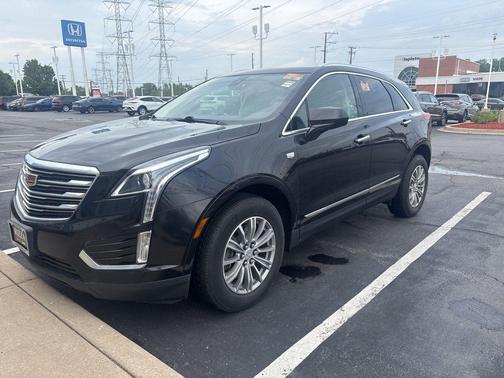 Stellar Black Metallic 2018 Cadillac XT5 Luxury