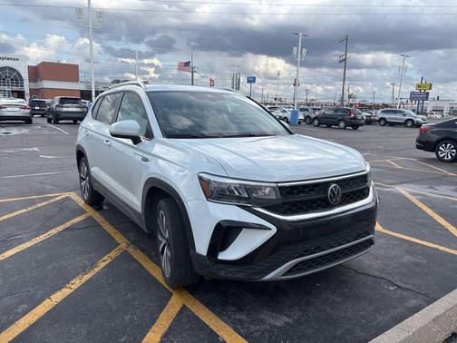 2024 Volkswagen Taos 1.5T SE