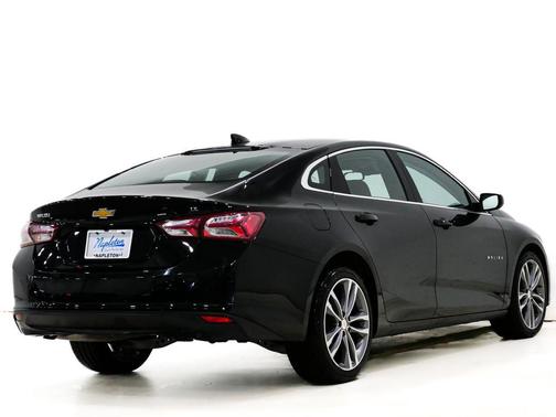 Mosaic Black Metallic 2024 Chevrolet Malibu LT