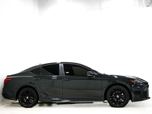 Underground 2025 Toyota Camry SE