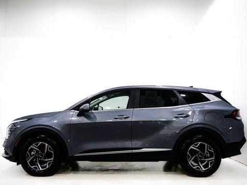 Everlasting Silver 2025 Kia Sportage LX