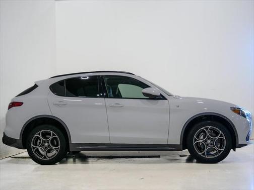 2022 Alfa Romeo Stelvio Ti