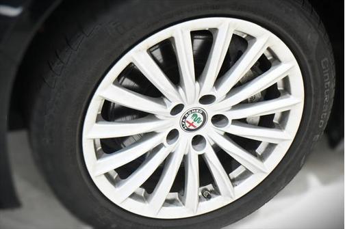 2021 Alfa Romeo Giulia Base