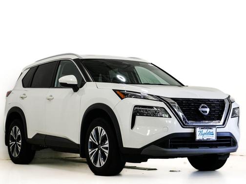 Pearl White Tricoat 2022 Nissan Rogue SV