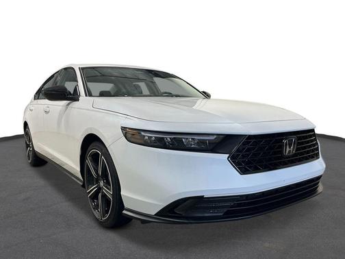 Platinum White 2026 Honda Accord SE Sedan
