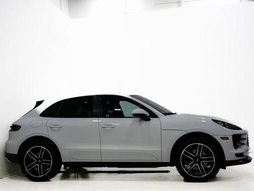 2020 Porsche Macan Base