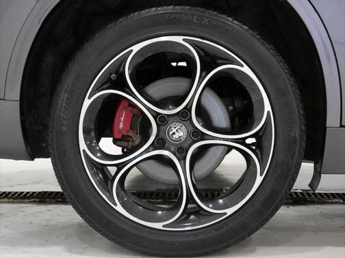 2022 Alfa Romeo Stelvio Veloce
