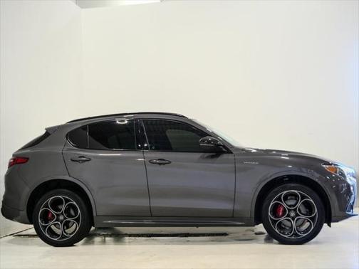 2022 Alfa Romeo Stelvio Veloce