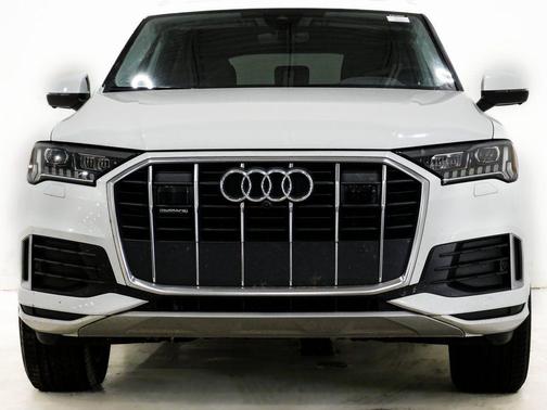 2024 Audi Q7 45 Premium Plus
