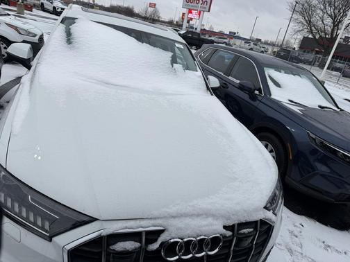 2024 Audi Q7 45 Premium Plus