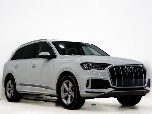 2024 Audi Q7 45 Premium Plus