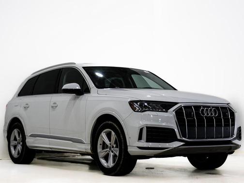 2024 Audi Q7 45 Premium Plus