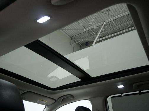 Platinum White Pearl 2025 Honda Pilot Touring 8-Passenger