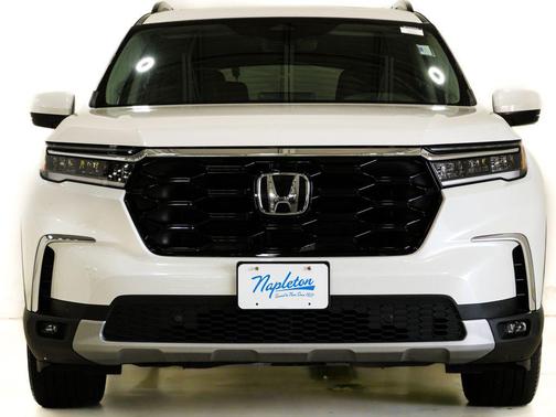 Platinum White Pearl 2025 Honda Pilot Touring 8-Passenger