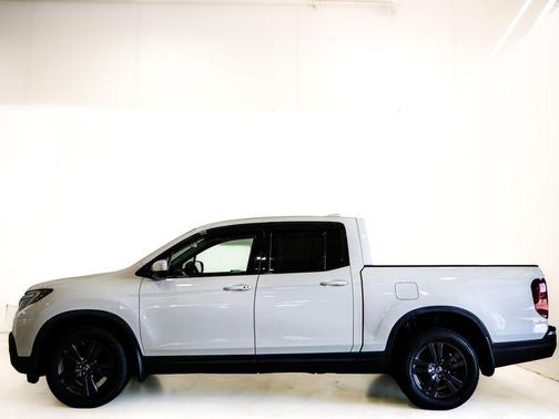 White Diamond Pearl 2019 Honda Ridgeline Sport