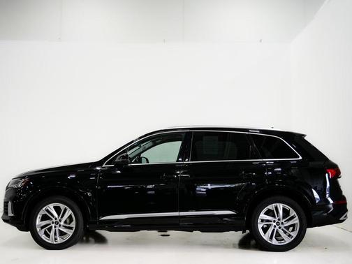 2023 Audi Q7 55 Premium Plus